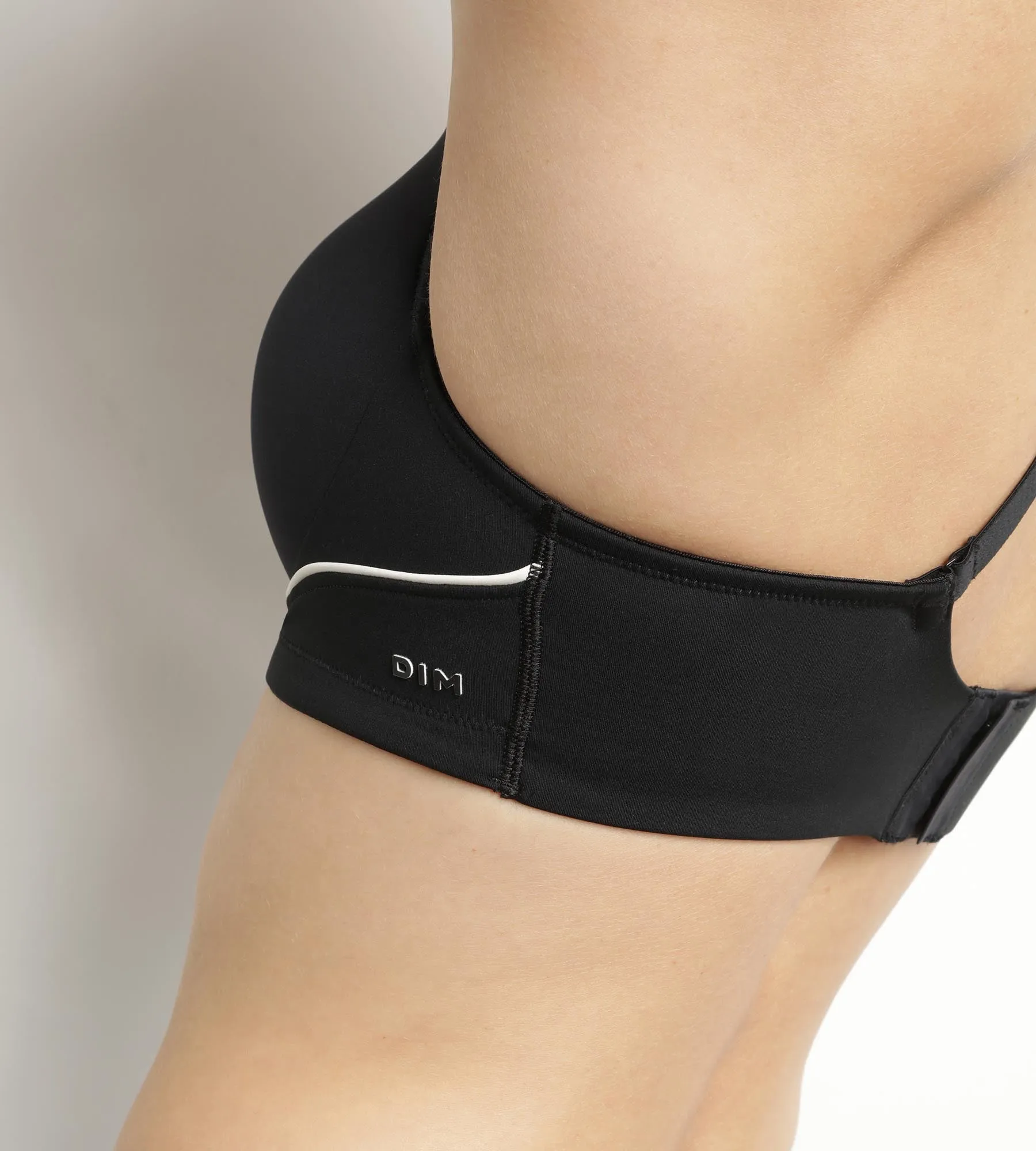 Black sculpting microfibre sports bra Dim Move